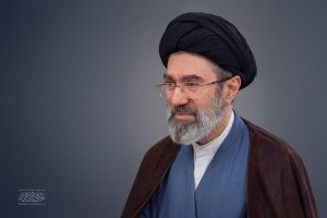 حقائق لم تُروَ عن السلوك العلمي والتنفيذي لآية الله السيد مجتبى خامنئي؛ الجزء الثالث: إتقان القضايا العسكرية والأمنية