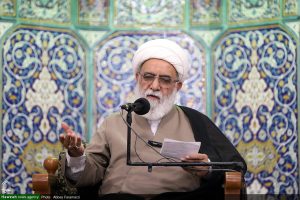 آية الله شَب‌زِندِه‌دار: على المسؤولين الأذربيجانيّين أن يفيقوا من غفلتهم ويكفّوا عن الظلم الفادح بحقّ النساء المحجّبات