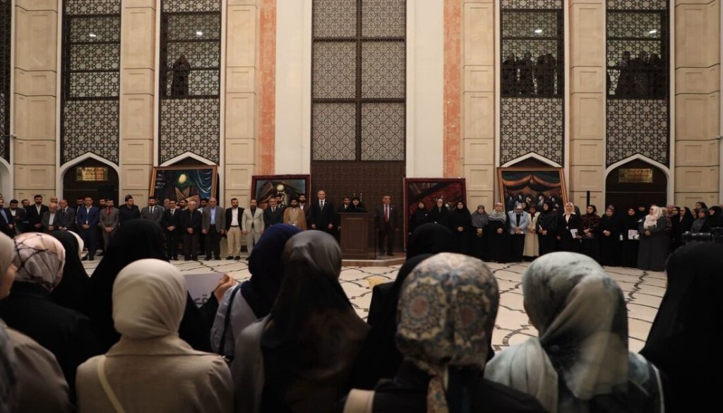 جامعة الزهراء (ع) للبنات تنظم وقفة احتجاجية رفضا للقيود المفروضة على ارتداء الحجاب في المؤسسات التعليمية