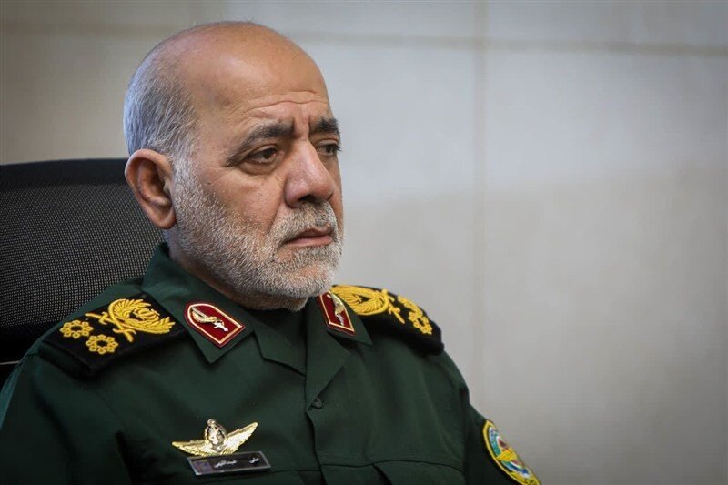 رئيس أركان القوات المسلحة الإيرانية: لن نسمح للسفن الحربية الأمريكية بدخول الخليج الفارسي إطلاقاً
