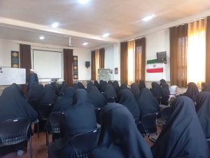 رجل دين إيراني: الحجاب يرمز إلى قوة المرأة المسلمة ومقاومتها